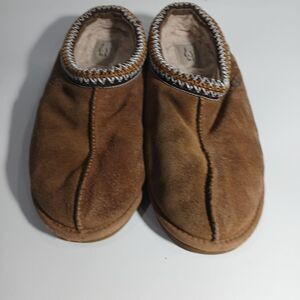 UGG Australia Women’s Suede Slippers Size 9 Tan Shearling Lined Cozy Slip-On Sho